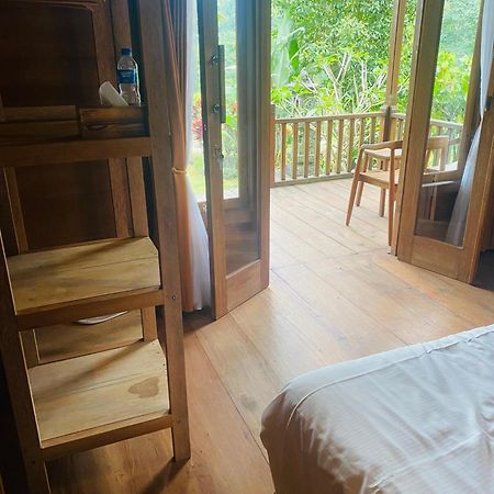Uma D'Nyuh Homestay Singaraja エクステリア 写真
