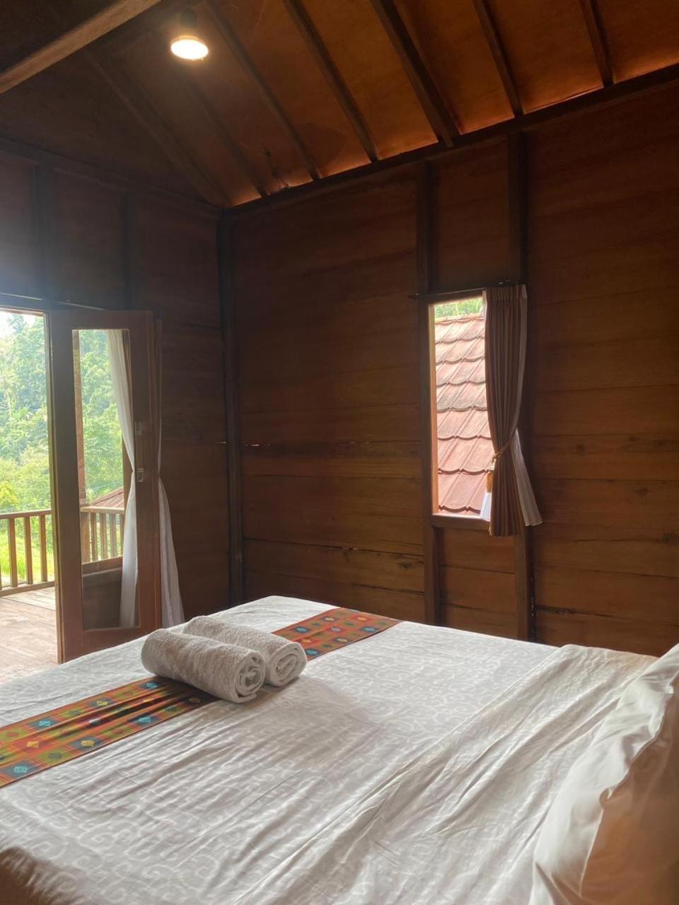 Uma D'Nyuh Homestay Singaraja エクステリア 写真