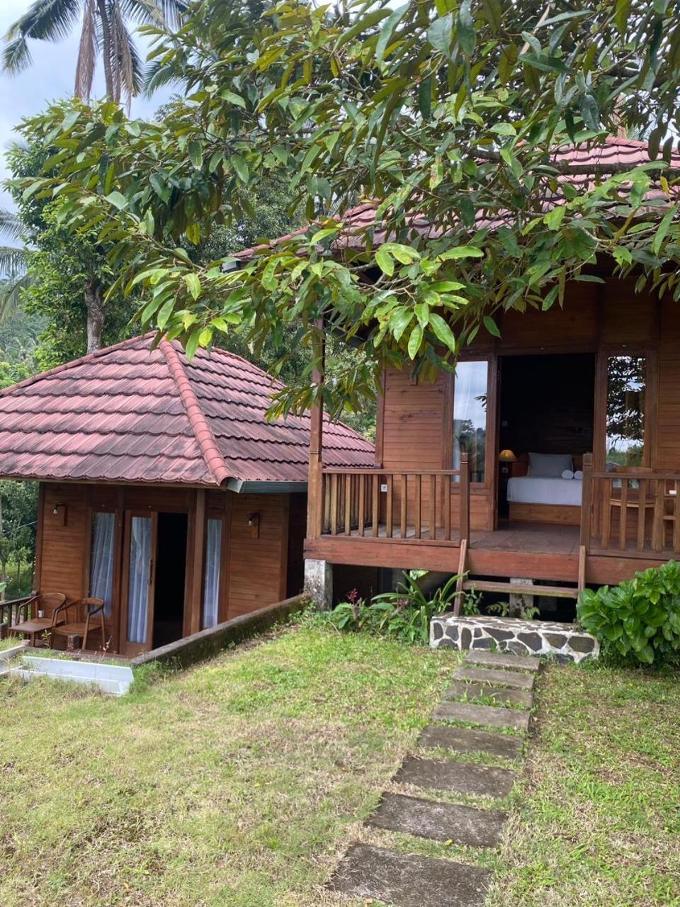 Uma D'Nyuh Homestay Singaraja エクステリア 写真
