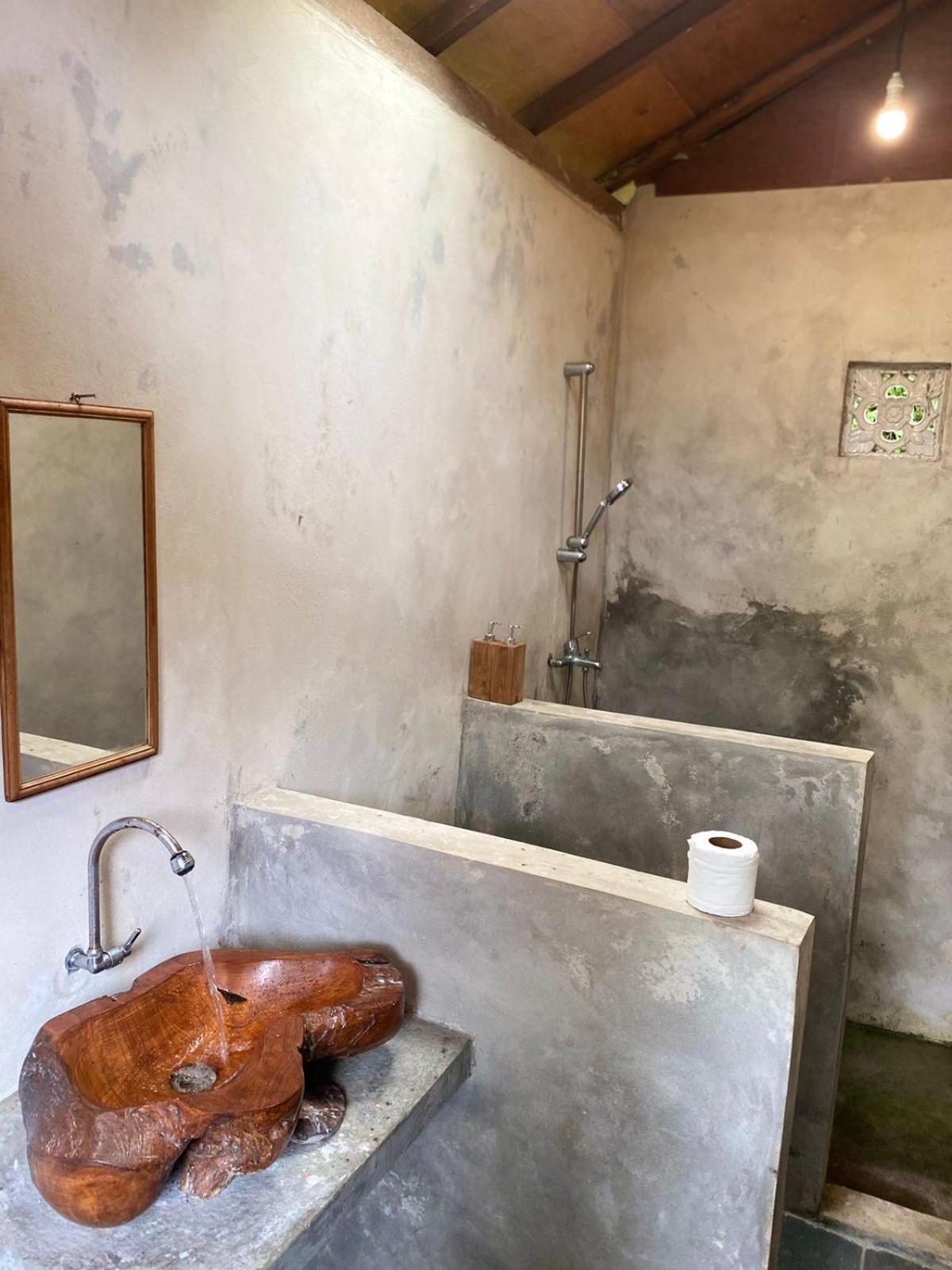 Uma D'Nyuh Homestay Singaraja エクステリア 写真