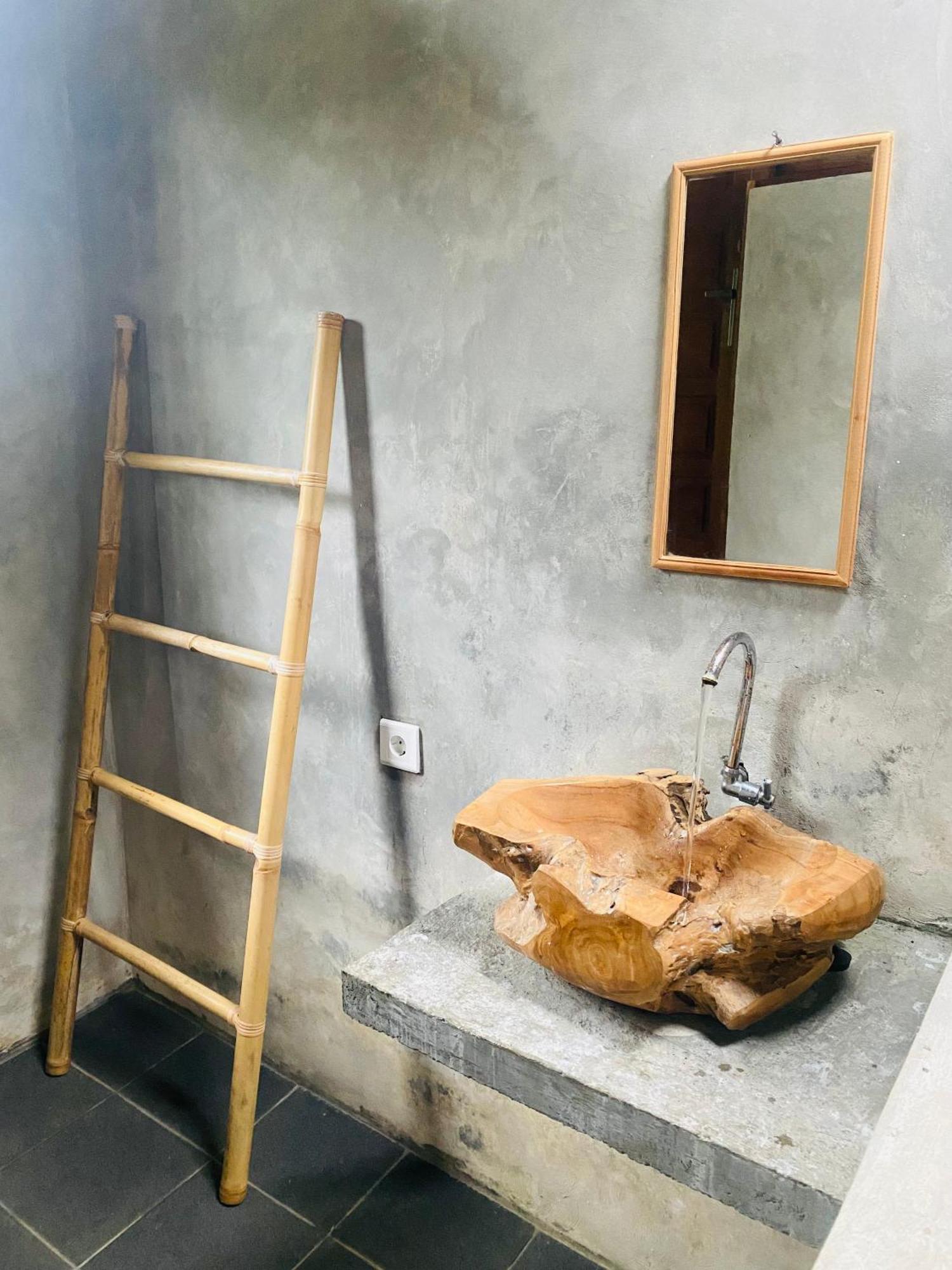 Uma D'Nyuh Homestay Singaraja エクステリア 写真